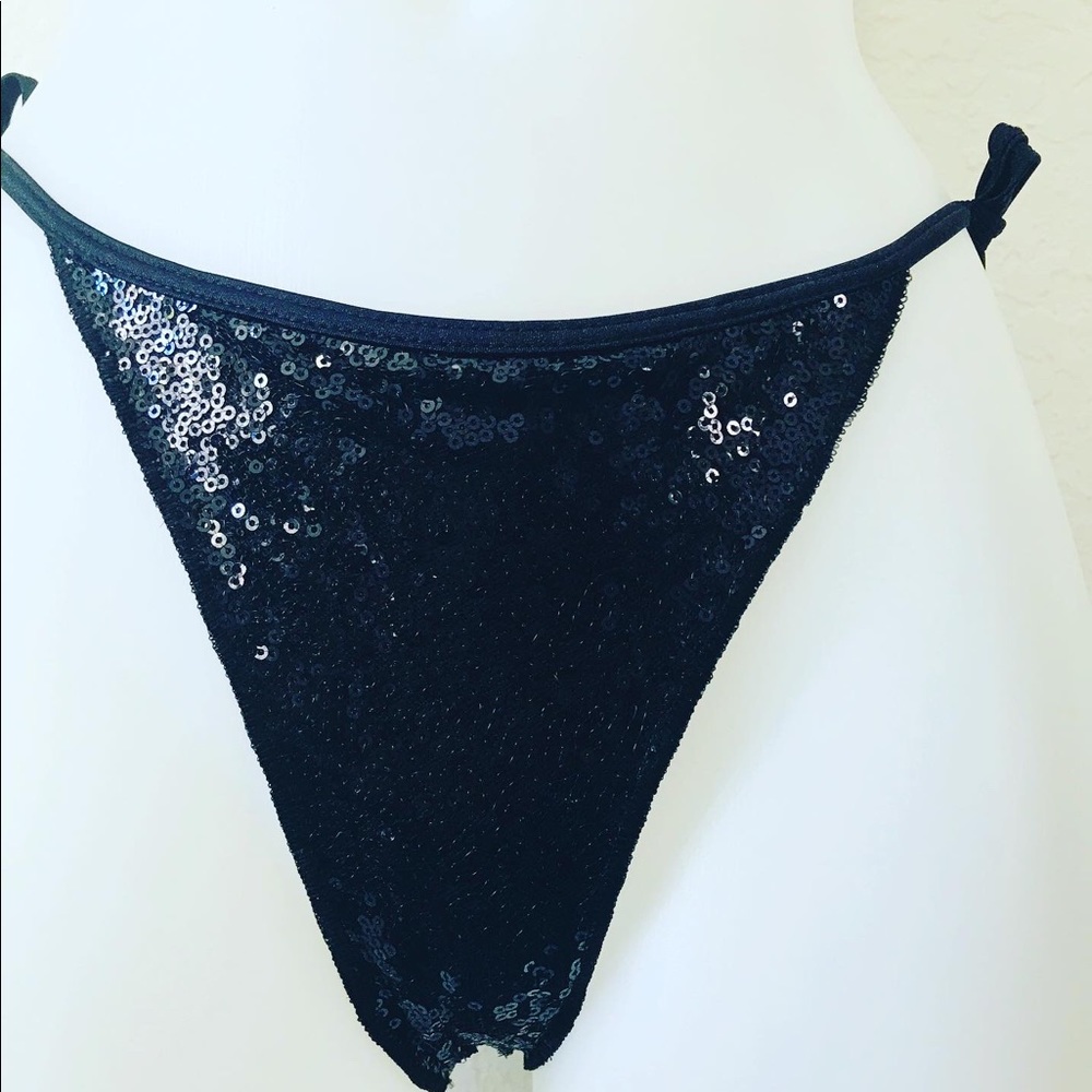Bikini - Picture 4 of 6